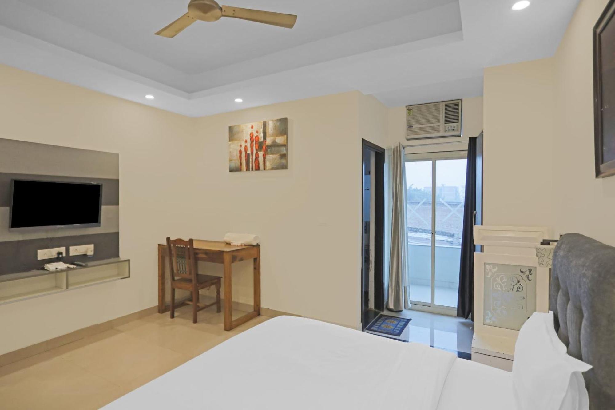 Super Hotel O Heart Beat Hotel Greater Noida Esterno foto