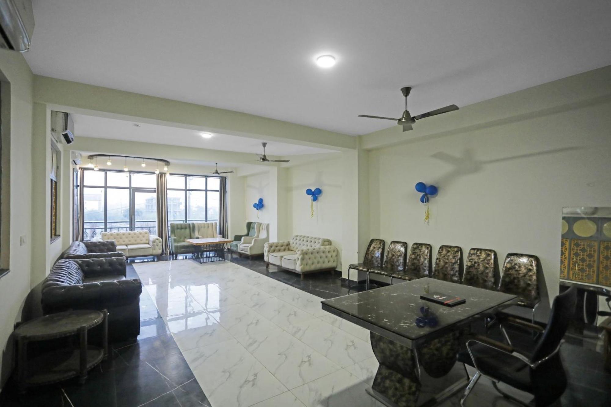 Super Hotel O Heart Beat Hotel Greater Noida Esterno foto