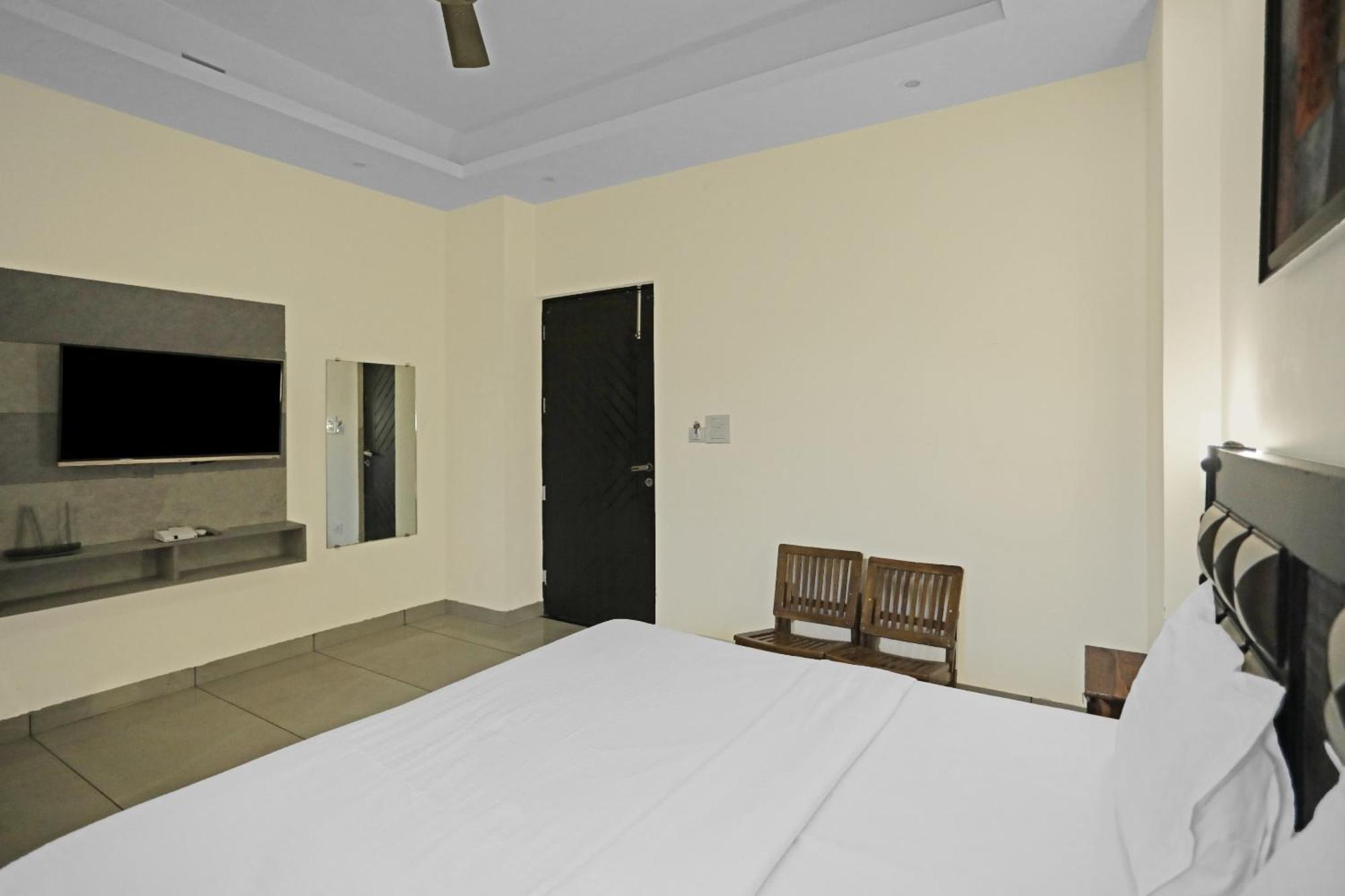 Super Hotel O Heart Beat Hotel Greater Noida Esterno foto