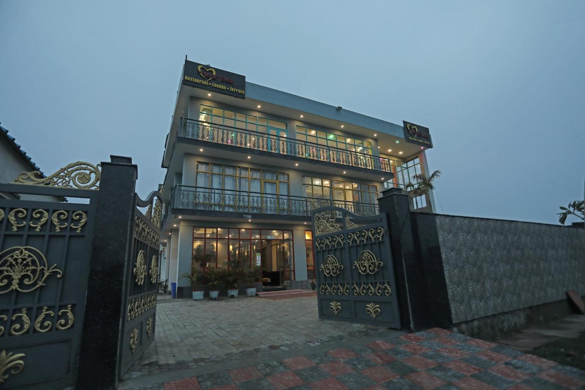 Super Hotel O Heart Beat Hotel Greater Noida Esterno foto