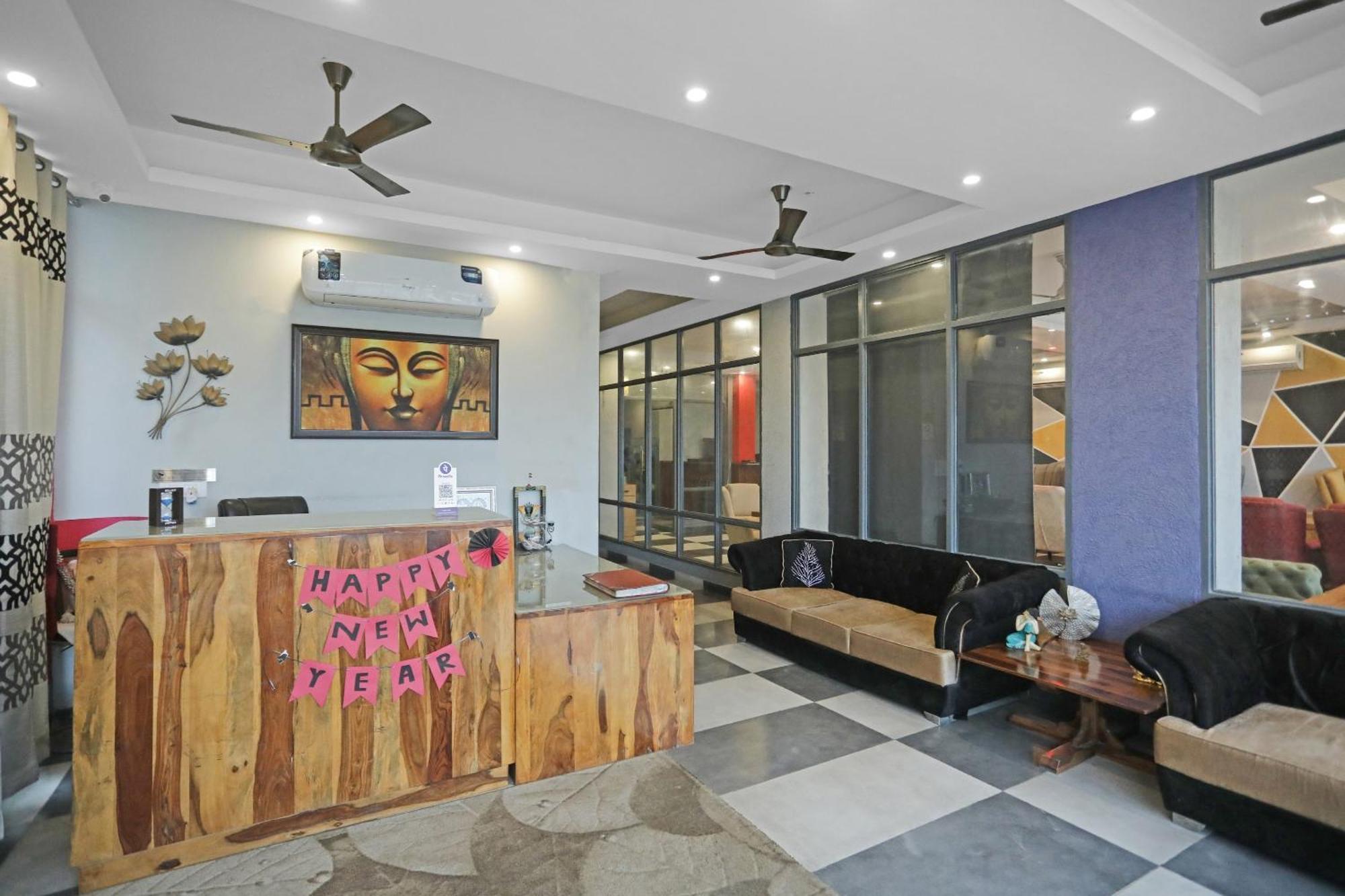 Super Hotel O Heart Beat Hotel Greater Noida Esterno foto