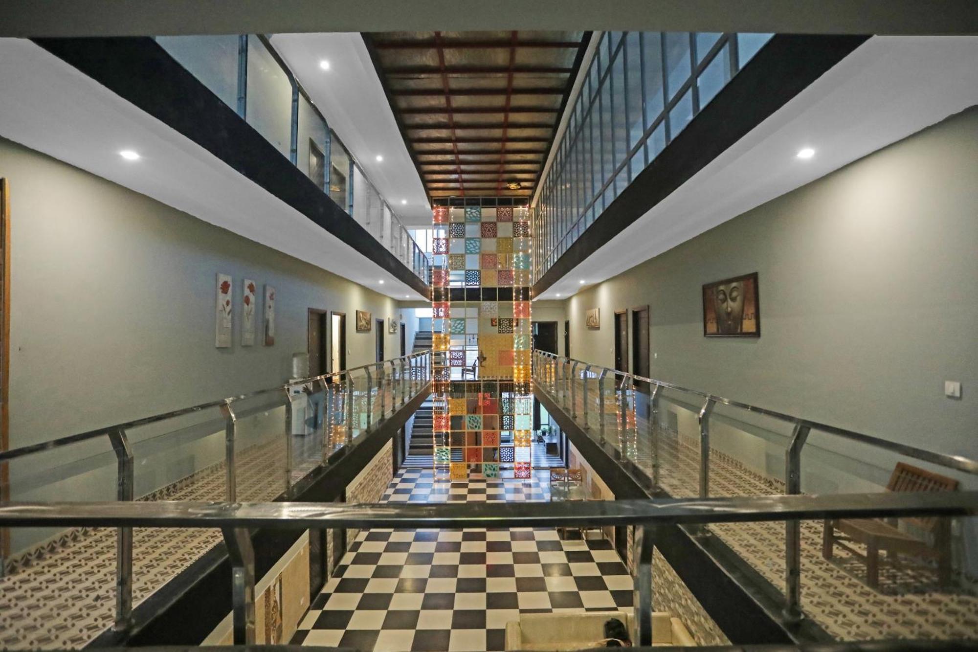Super Hotel O Heart Beat Hotel Greater Noida Esterno foto